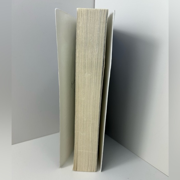 Throne of Glass Book by Sarah J. Maas - Picture 6 of 12